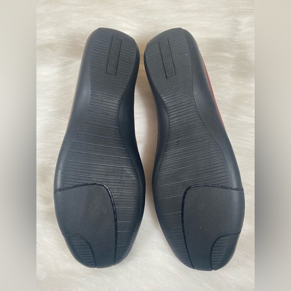 Array Willow Red Leather Size 9 M Slip-On Shoes Flats Loafers - Picture 10 of 10